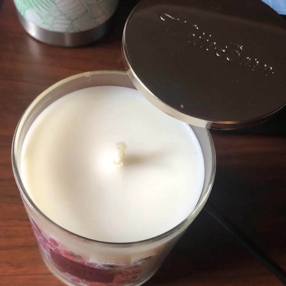 NWT Bath & Body Works White Barn Winter Berry Ice. 8 oz.   Single wick. - Picture 2 of 10